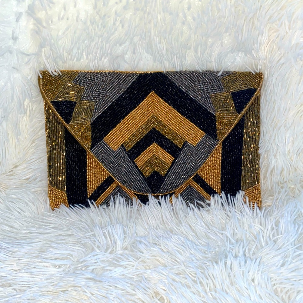 Beaded clutch